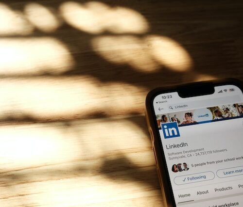 How to Write LinkedIn Posts That Generate Leads